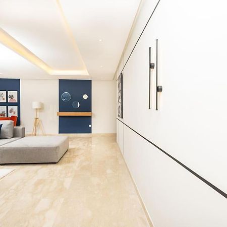 HajjaModern 2Br Retreat In Marina Sale Luxury Livingアパートメント エクステリア 写真