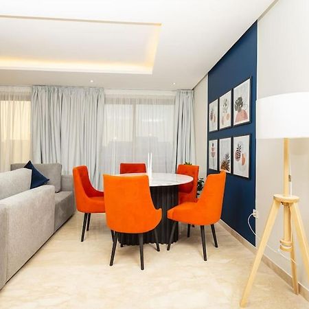 HajjaModern 2Br Retreat In Marina Sale Luxury Livingアパートメント エクステリア 写真