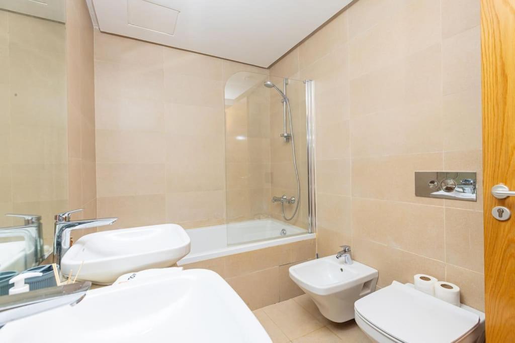 HajjaModern 2Br Retreat In Marina Sale Luxury Livingアパートメント エクステリア 写真
