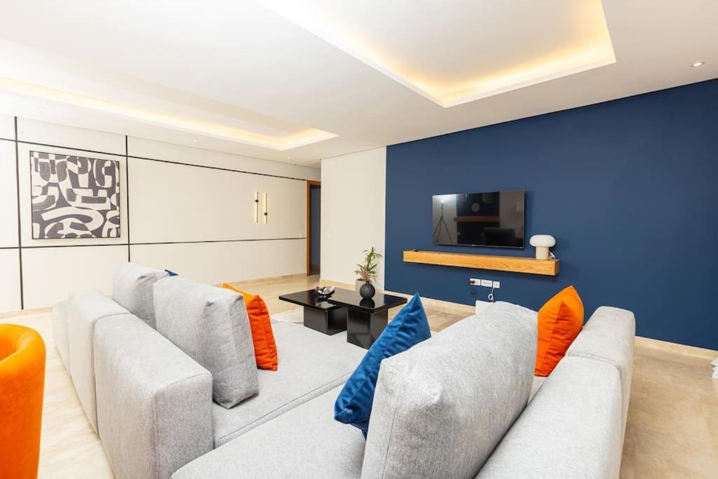 HajjaModern 2Br Retreat In Marina Sale Luxury Livingアパートメント エクステリア 写真