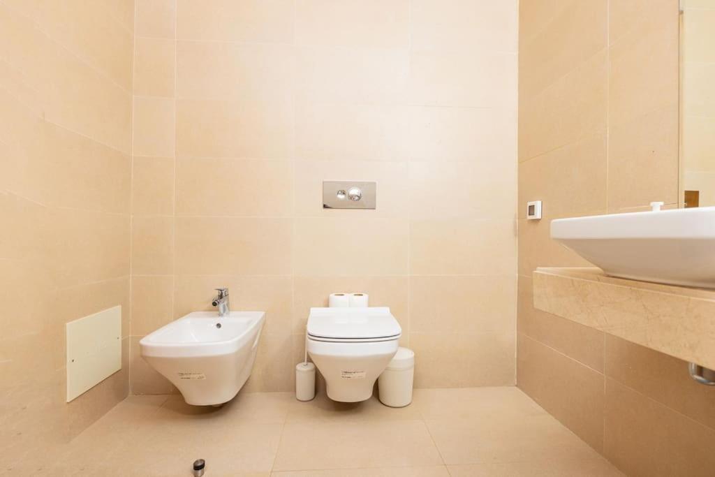 HajjaModern 2Br Retreat In Marina Sale Luxury Livingアパートメント エクステリア 写真